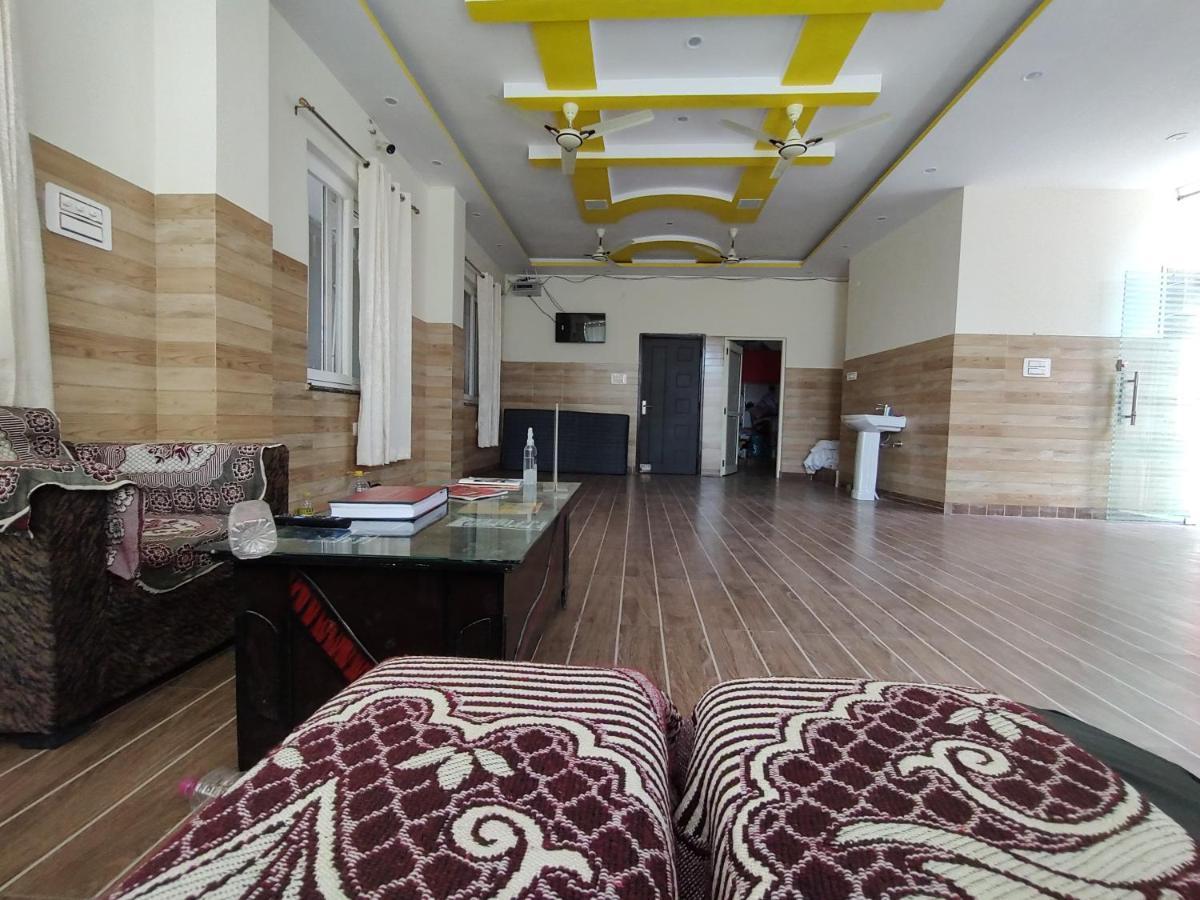 Hotel Aman Rishīkesh Buitenkant foto