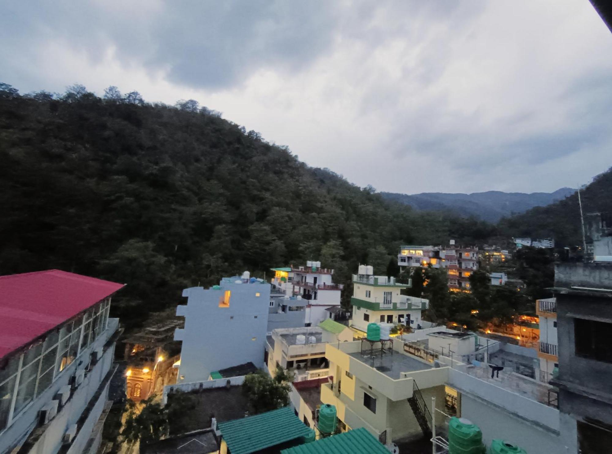 Hotel Aman Rishīkesh Buitenkant foto